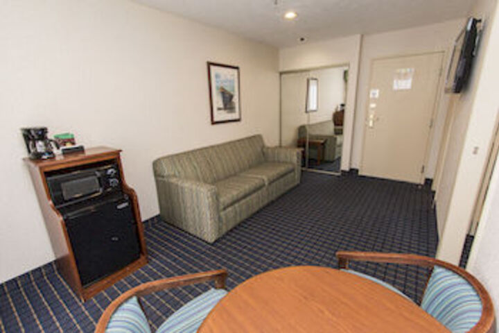 Room 19 of 33