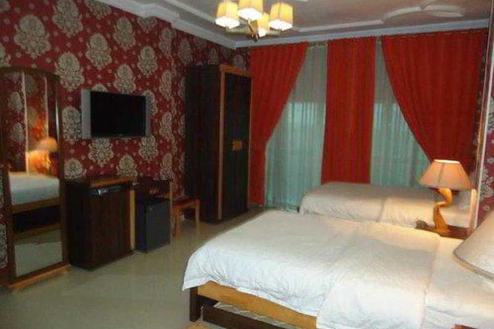 Room 9 of 31