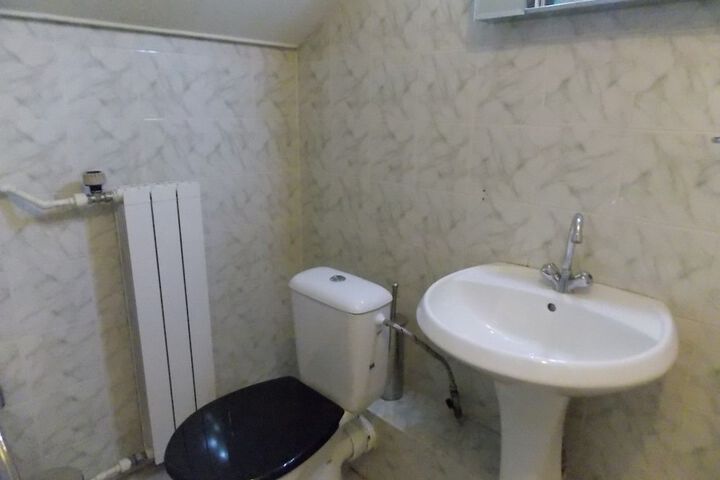 Room 12 of 30