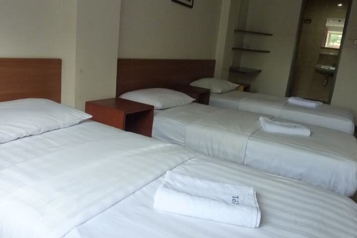 Room 8 of 17