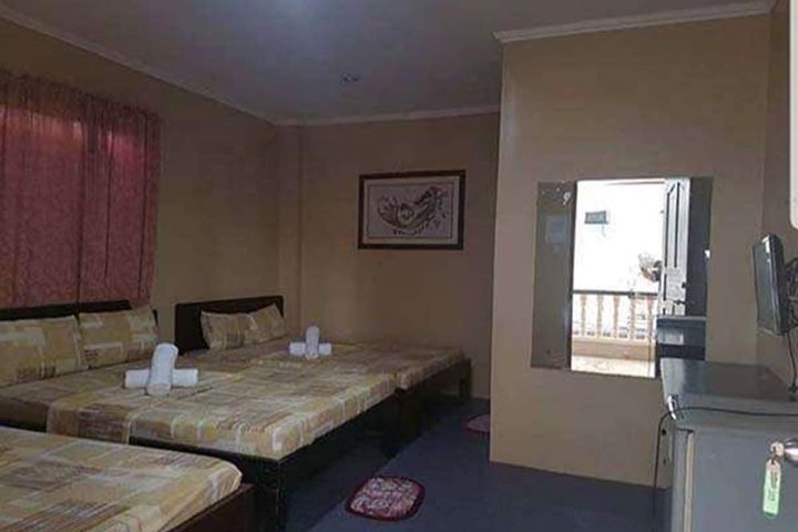Room 12 of 21