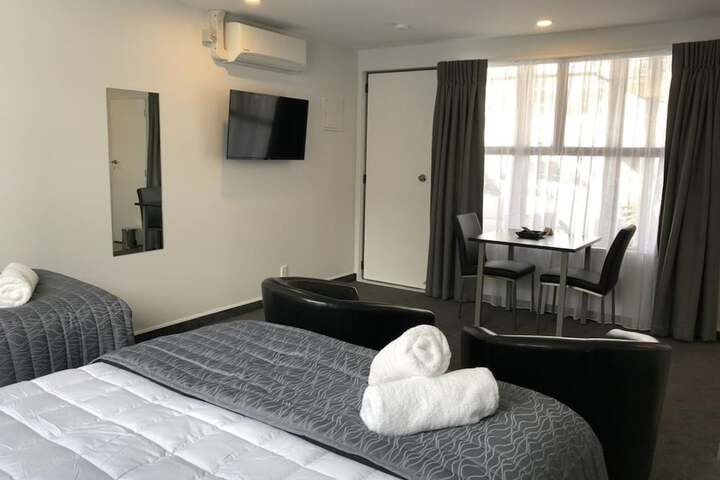 Room 25 of 40