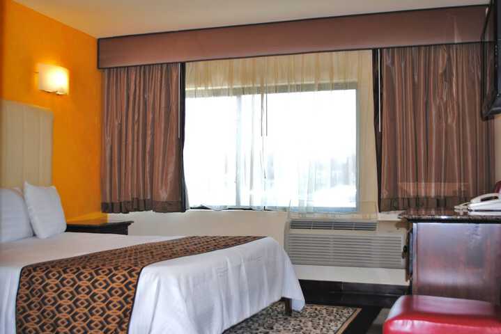 Room 13 of 21