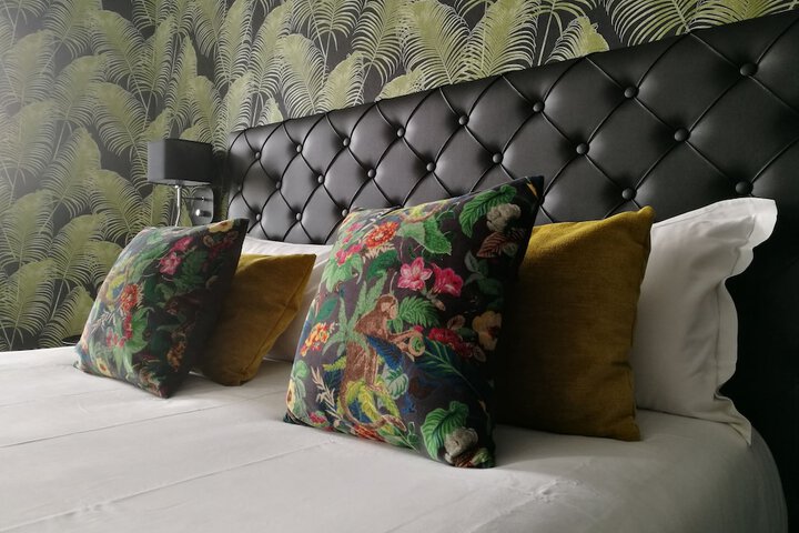 Room 10 of 31