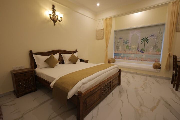 Room 4 of 19
