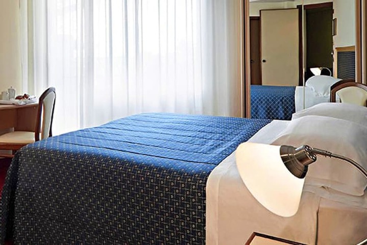 Room 3 of 28