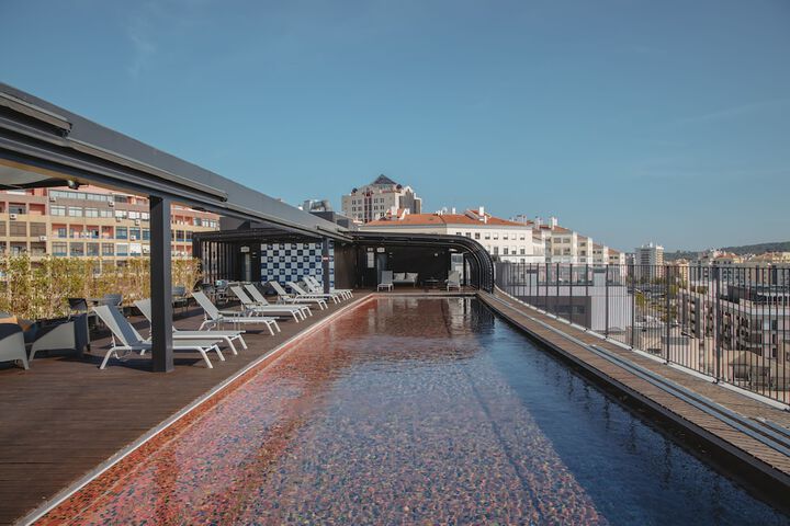 Hotel with Pool