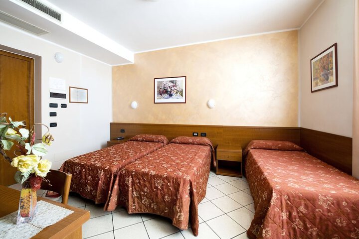 Room 12 of 47
