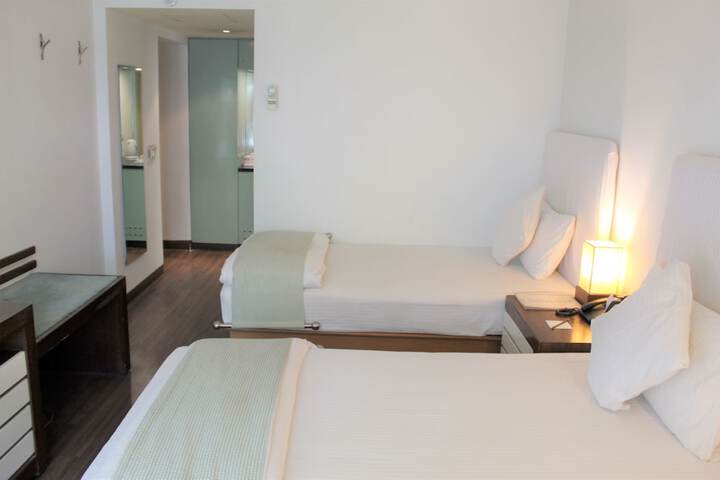 Room 13 of 44
