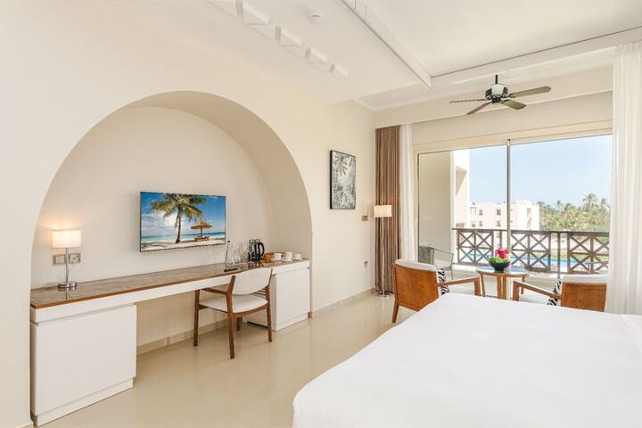 Room 4 of 41