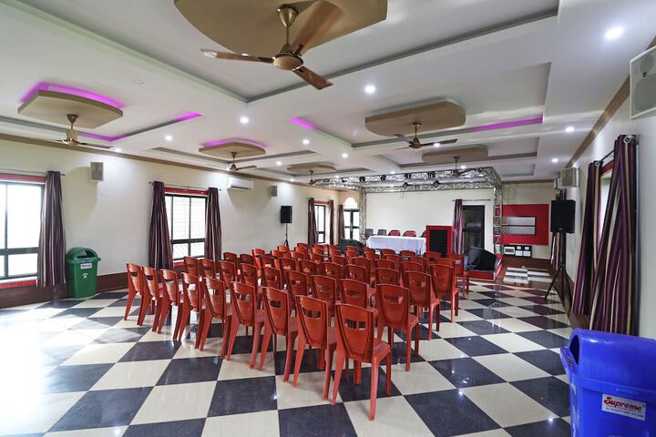 Ballroom/Hall 38 of 45
