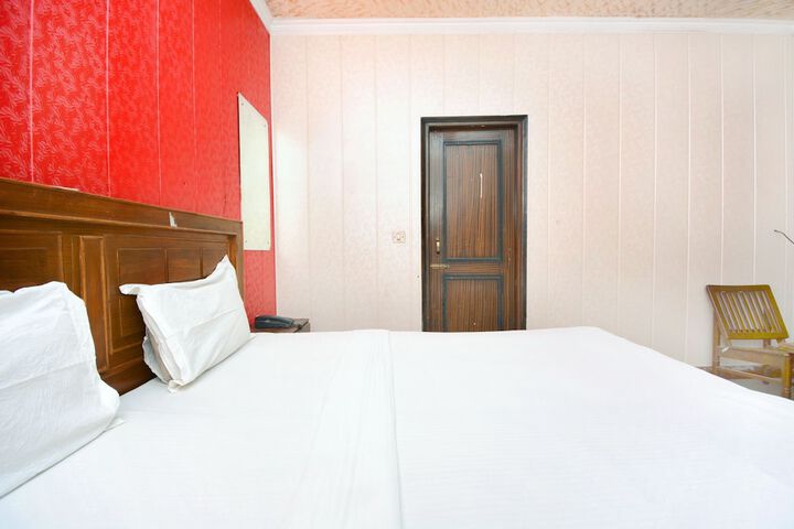 Room 13 of 26