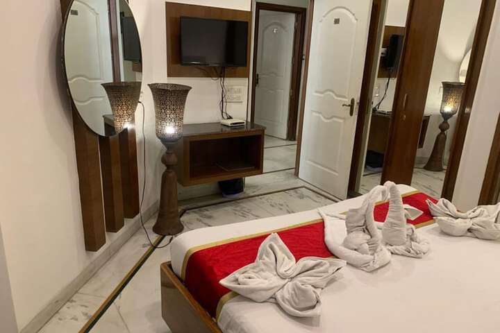 Room 16 of 20