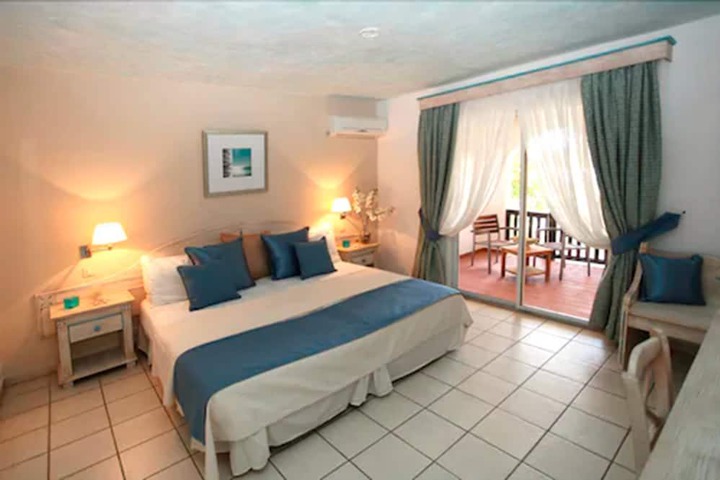 Room 2 of 60