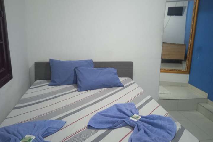 Room 7 of 12