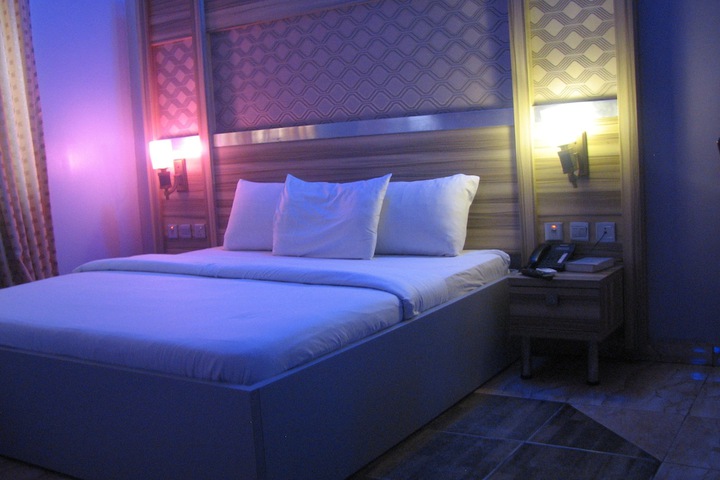 Room 2 of 6