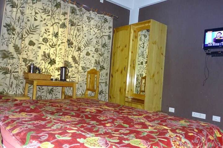 Room 9 of 41