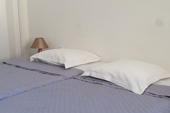 Room 6 of 51