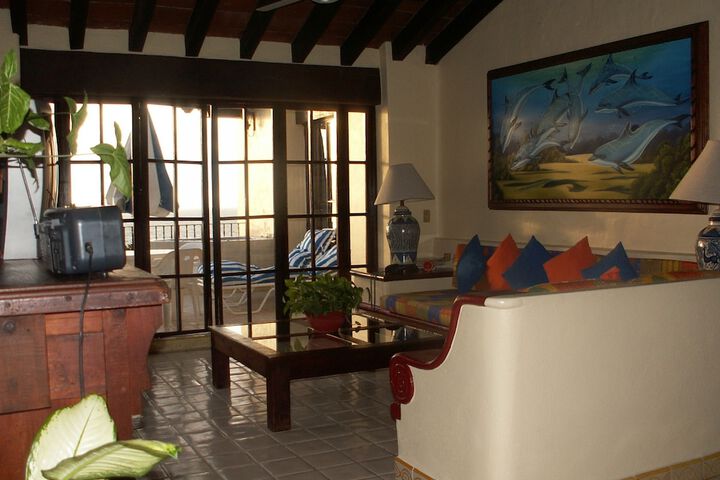 Room 8 of 37