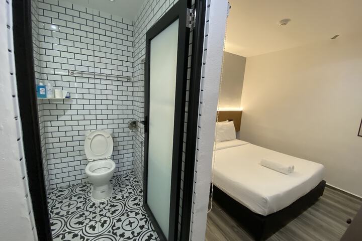 Room 80 of 102