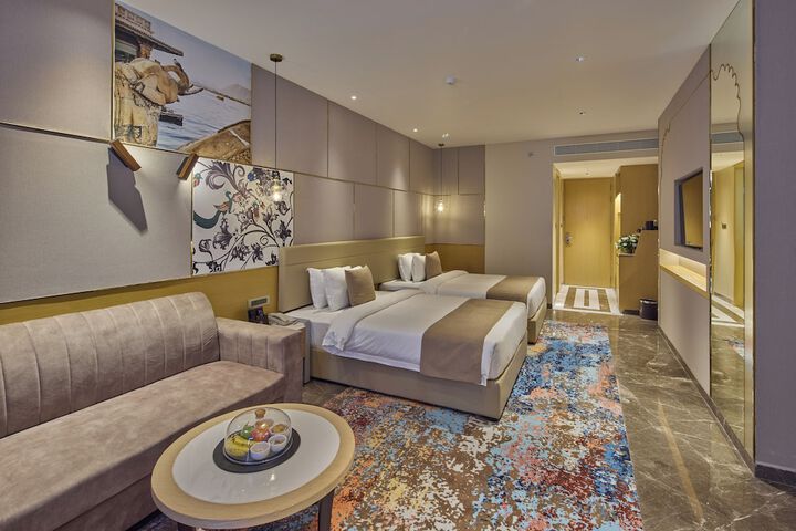 Room 26 of 126