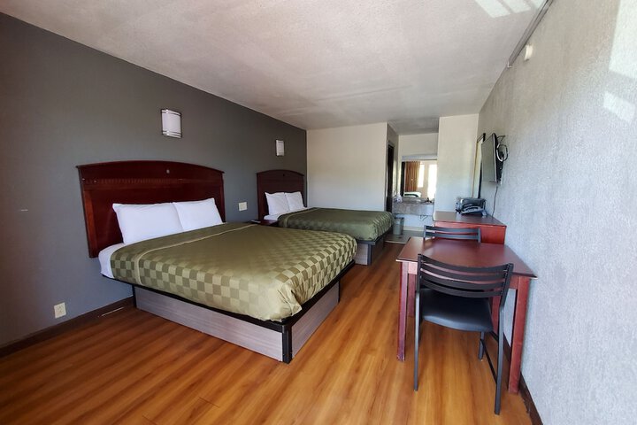 Room 6 of 43