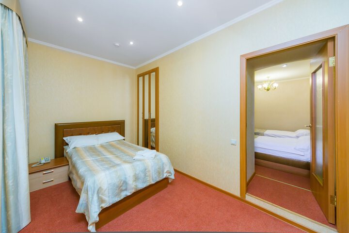 Room 6 of 52