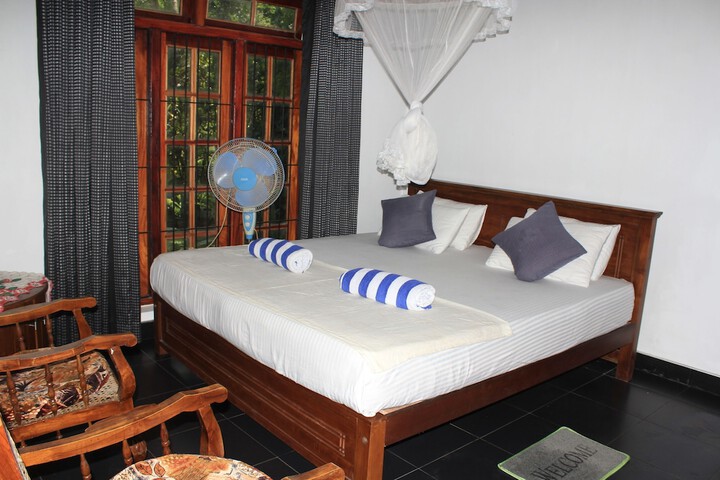 Room 6 of 26