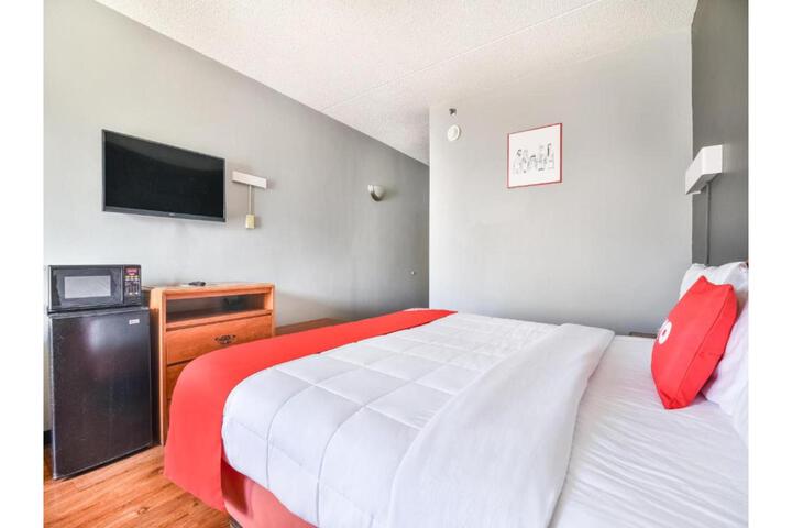Premium King Bed (10 of 11)