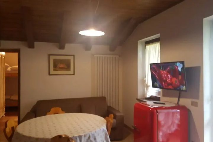 Room 5 of 11