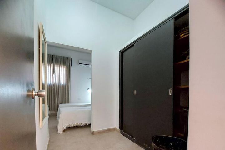 Room 5 of 40