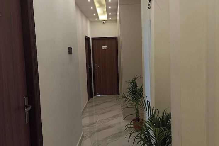 Room 13 of 19