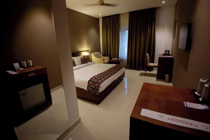 Room 3 of 25