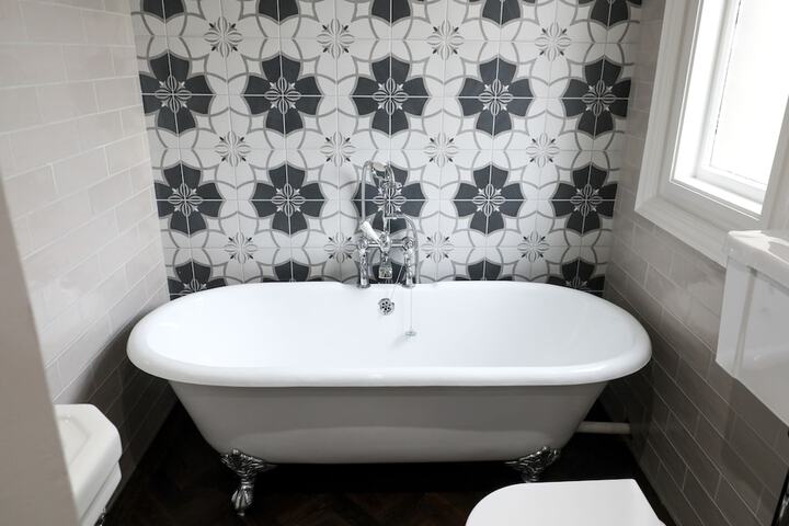 Room 52 of 145