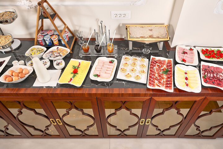 Dining 55 of 102