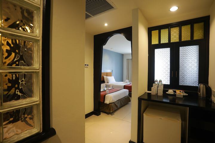 Room 51 of 106