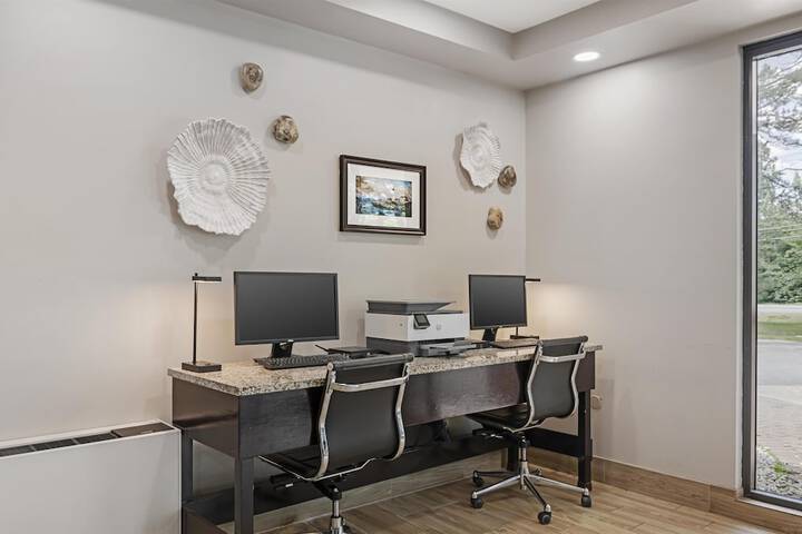 Business Center 86 of 91