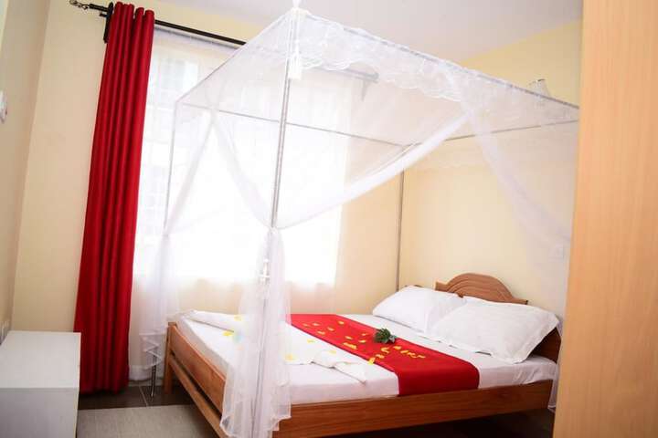 Room 4 of 30