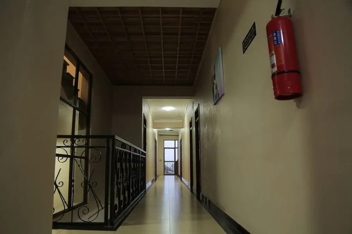 Room 16 of 27