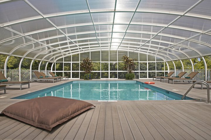 Pool Hotel