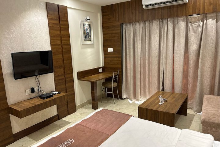 Room 28 of 108