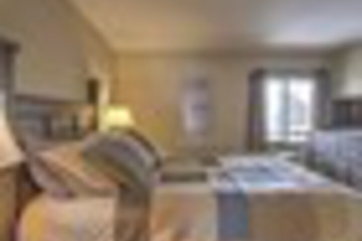Room 5 of 105