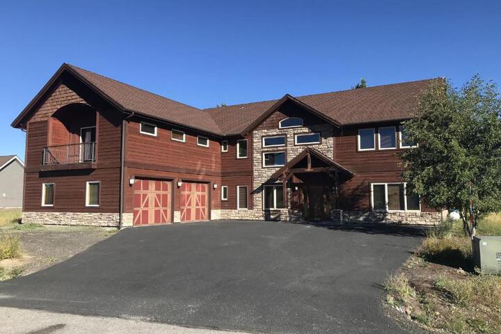 Exterior of Elk Ridge by Casago McCall - Donerightmanagement