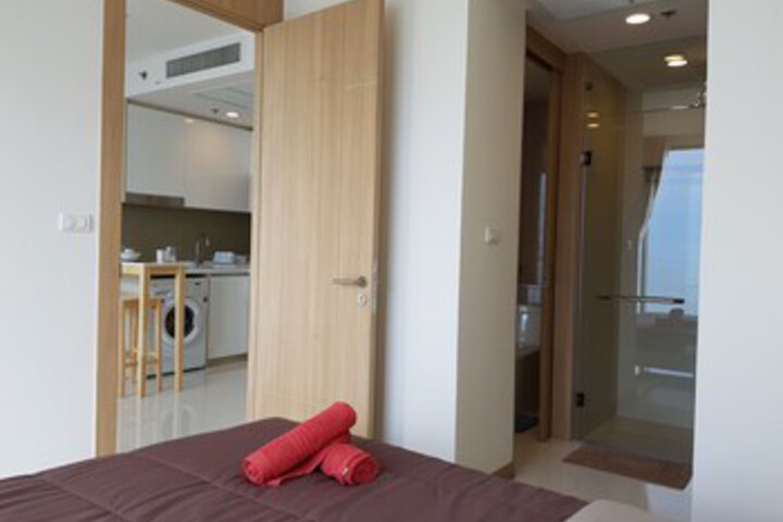 Room 9 of 36