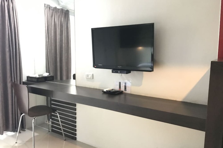 Room 12 of 35