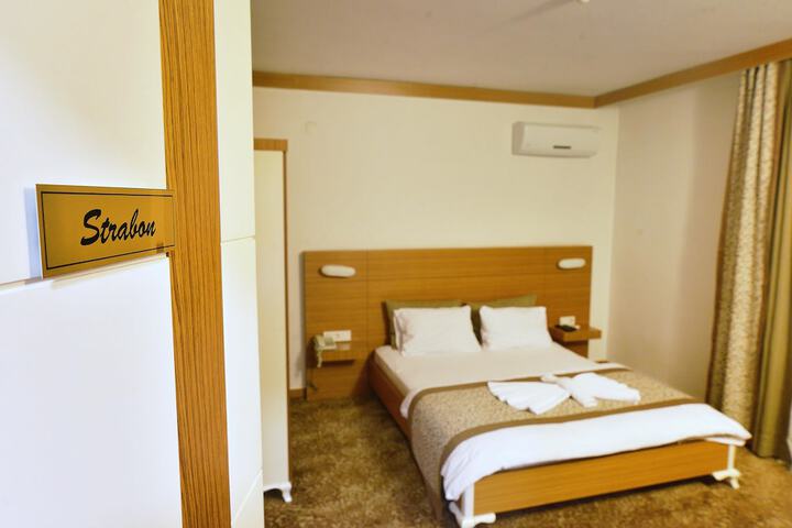 Room 22 of 53