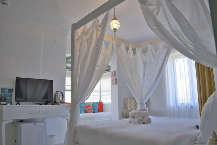 Room 15 of 72