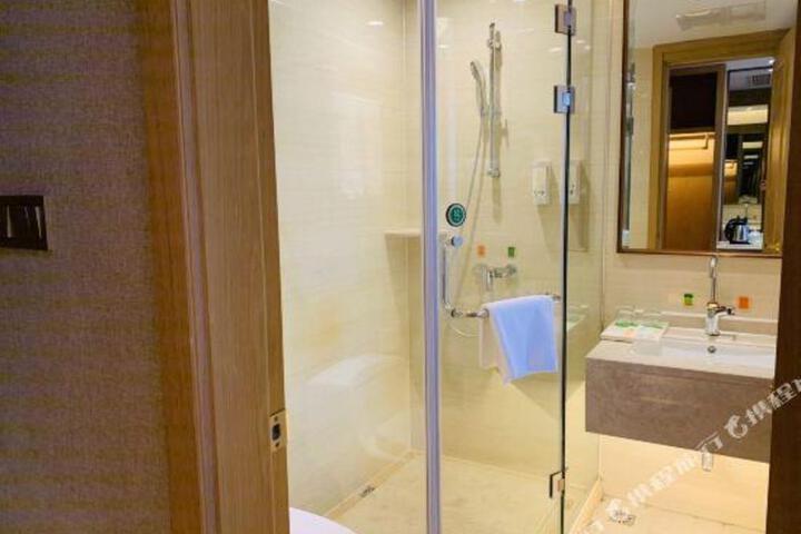 General 4 of 23