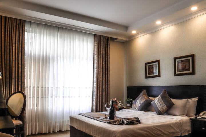 Room 10 of 51