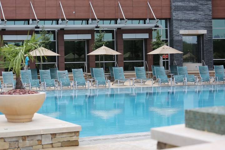 Swimming pool at Wind Creek Casino & Hotel Wetumpka